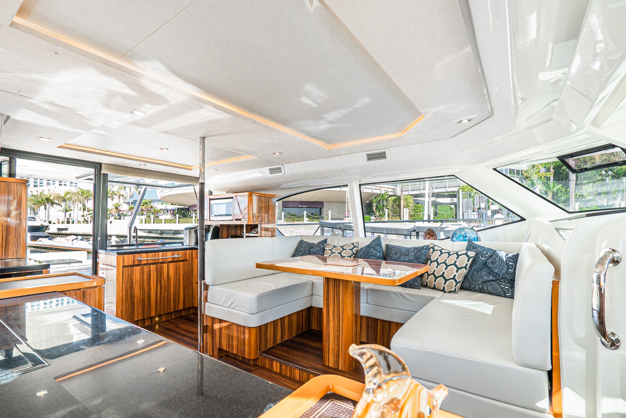 2017 Aquila 44 