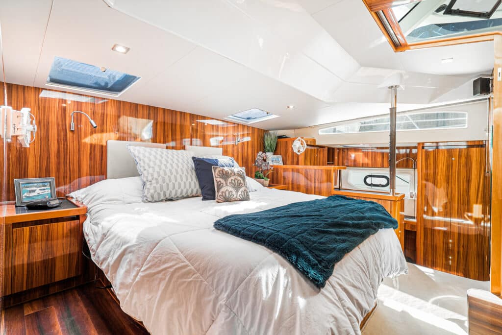 2017 Aquila 44 Power Cat